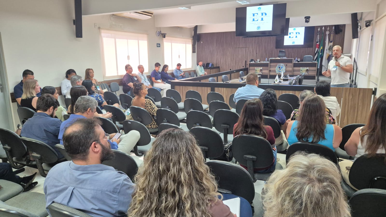 II Encontro Caminhos para a Cidadania reúne especialistas na Câmara de Dumont